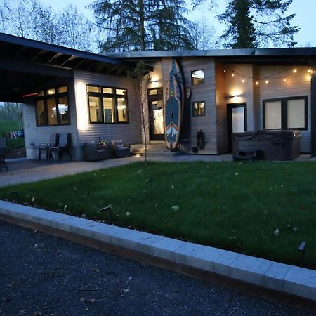 Luxe Lake Cabin Hot Tub Grill Firepit Ev Charger Onalaska Экстерьер фото