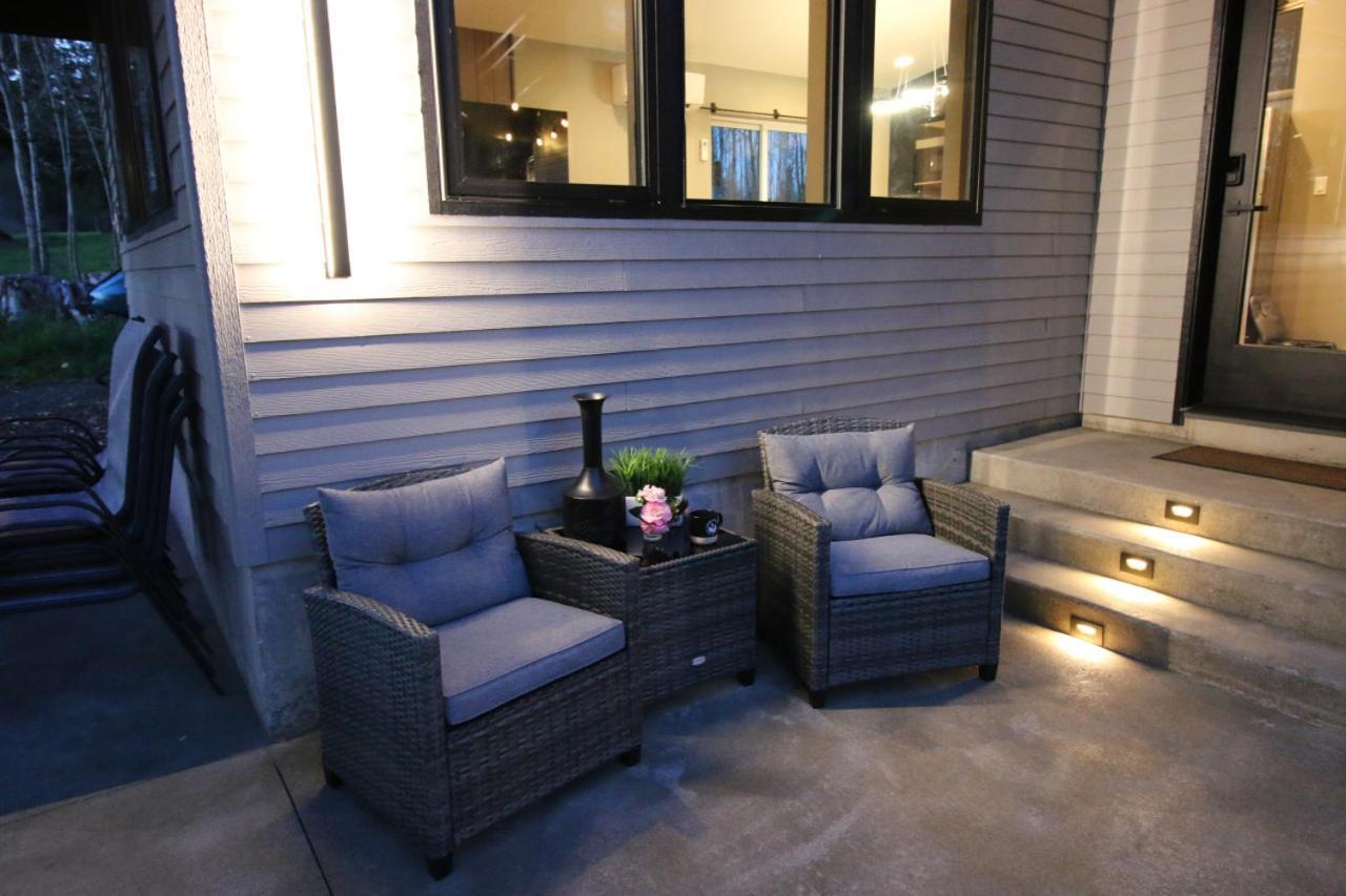 Luxe Lake Cabin Hot Tub Grill Firepit Ev Charger Onalaska Экстерьер фото