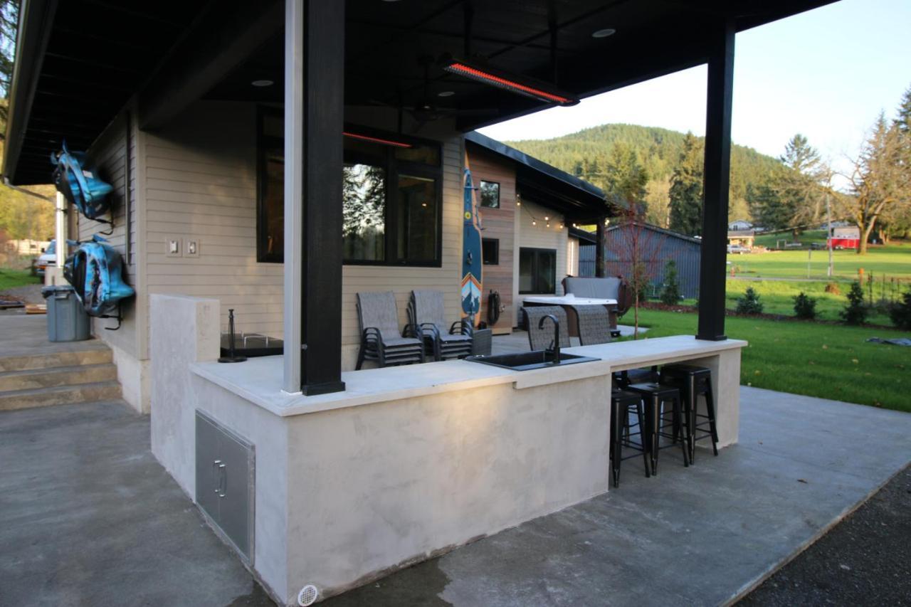 Luxe Lake Cabin Hot Tub Grill Firepit Ev Charger Onalaska Экстерьер фото
