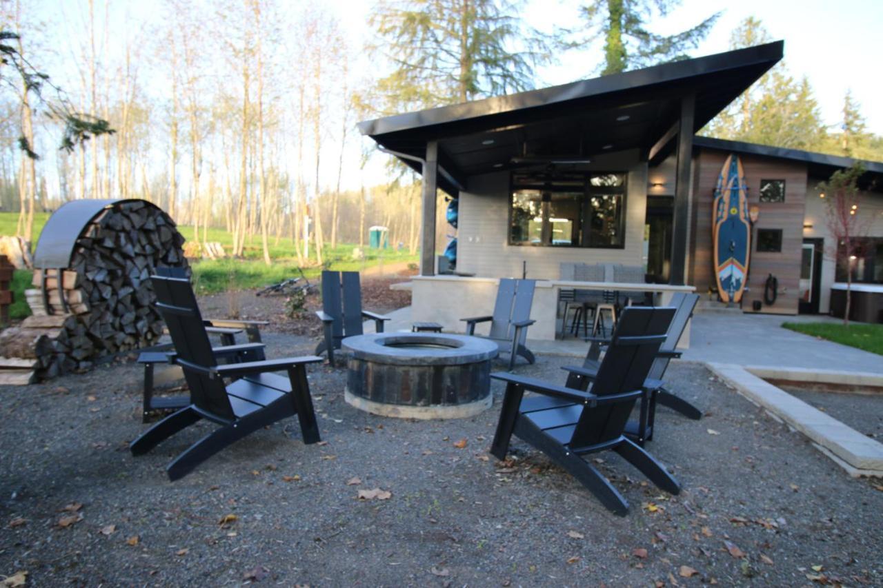 Luxe Lake Cabin Hot Tub Grill Firepit Ev Charger Onalaska Экстерьер фото