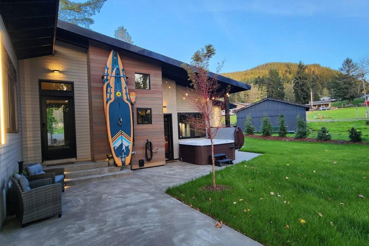Luxe Lake Cabin Hot Tub Grill Firepit Ev Charger Onalaska Экстерьер фото
